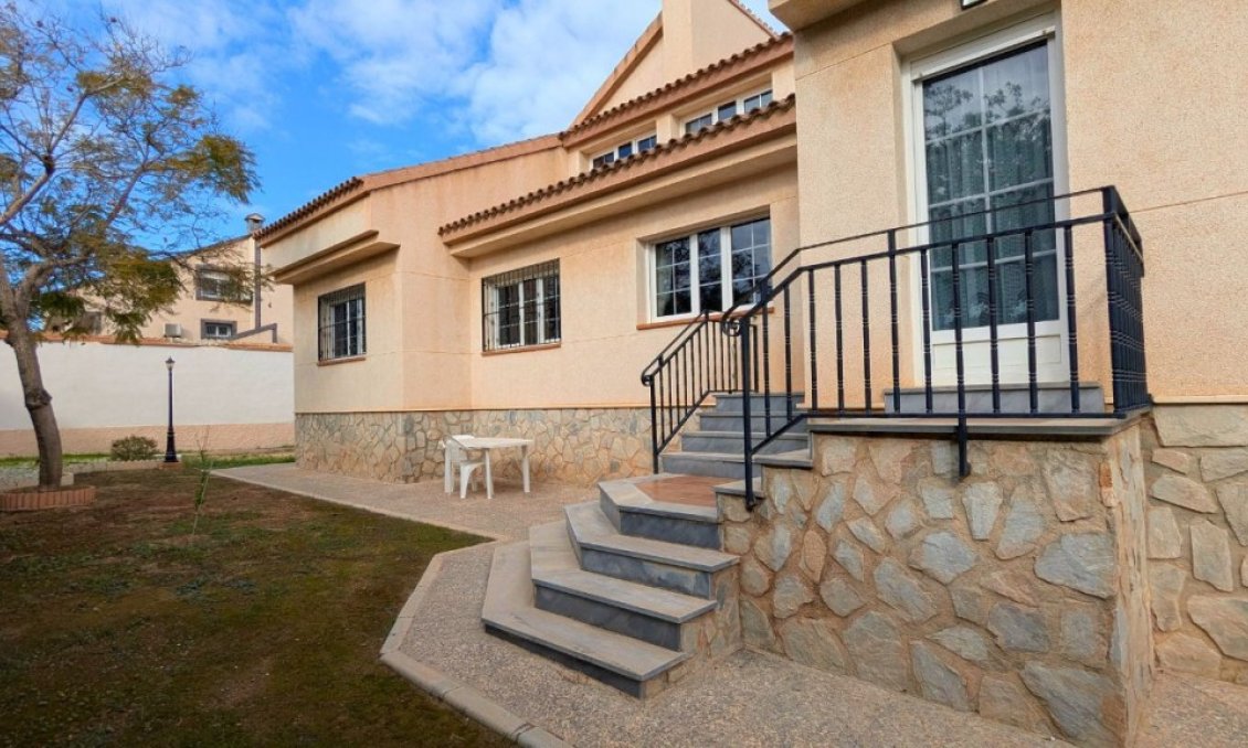 Wiederverkauf - Villa -
Mil Palmeras - Costa Blanca