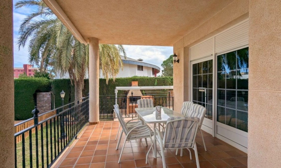 Wiederverkauf - Villa -
Mil Palmeras - Costa Blanca
