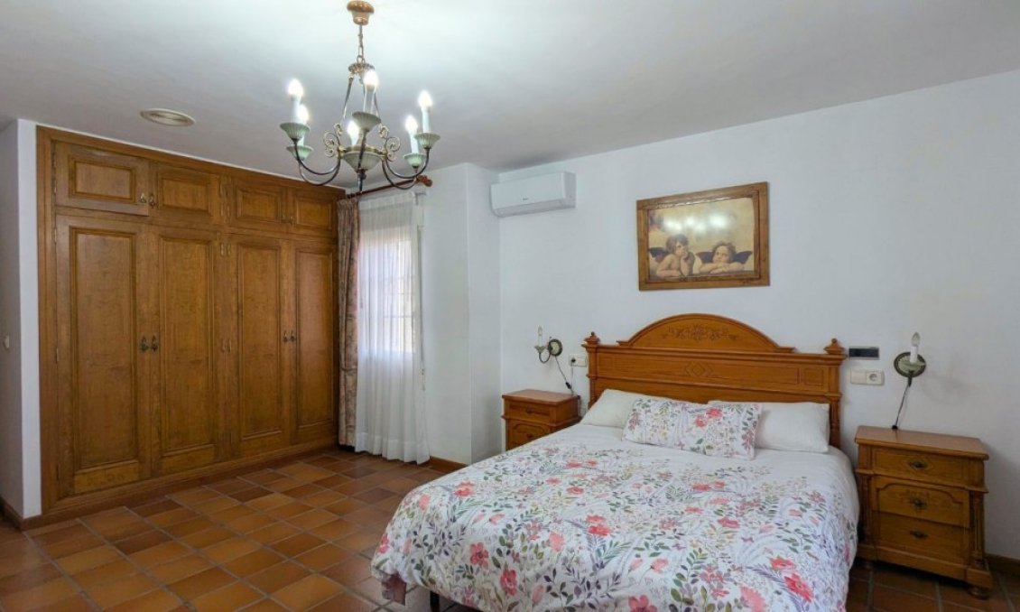 Wiederverkauf - Villa -
Mil Palmeras - Costa Blanca