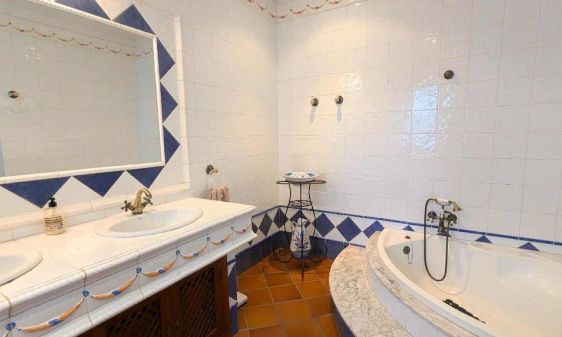 Wiederverkauf - Villa -
Mil Palmeras - Costa Blanca