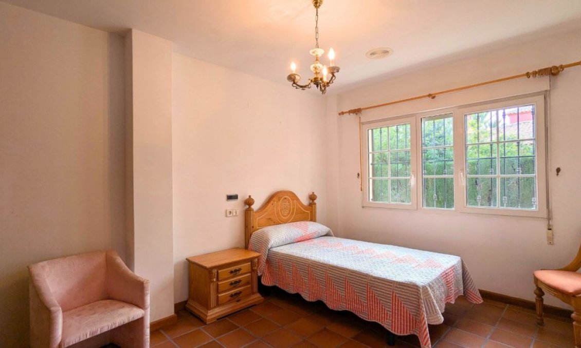Wiederverkauf - Villa -
Mil Palmeras - Costa Blanca