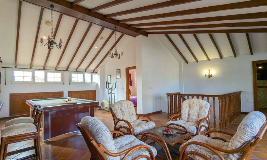 Wiederverkauf - Villa -
Mil Palmeras - Costa Blanca