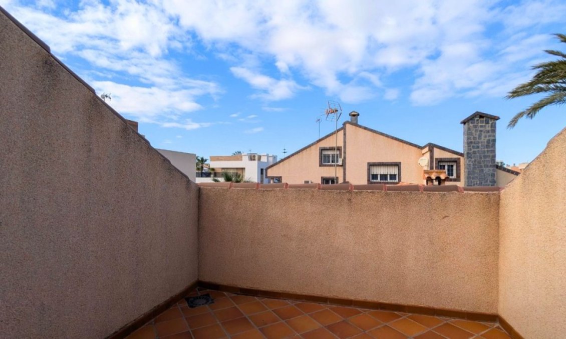 Wiederverkauf - Villa -
Mil Palmeras - Costa Blanca
