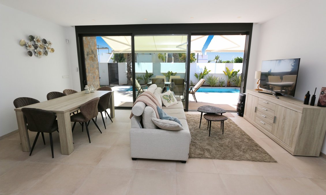 Segunda mano - Villa -
Pilar de la Horadada - Costa Blanca