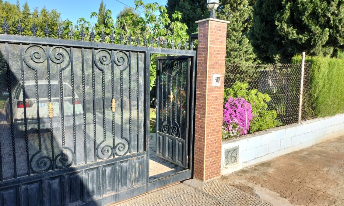 Segunda mano - Villa -
Elda - Inland