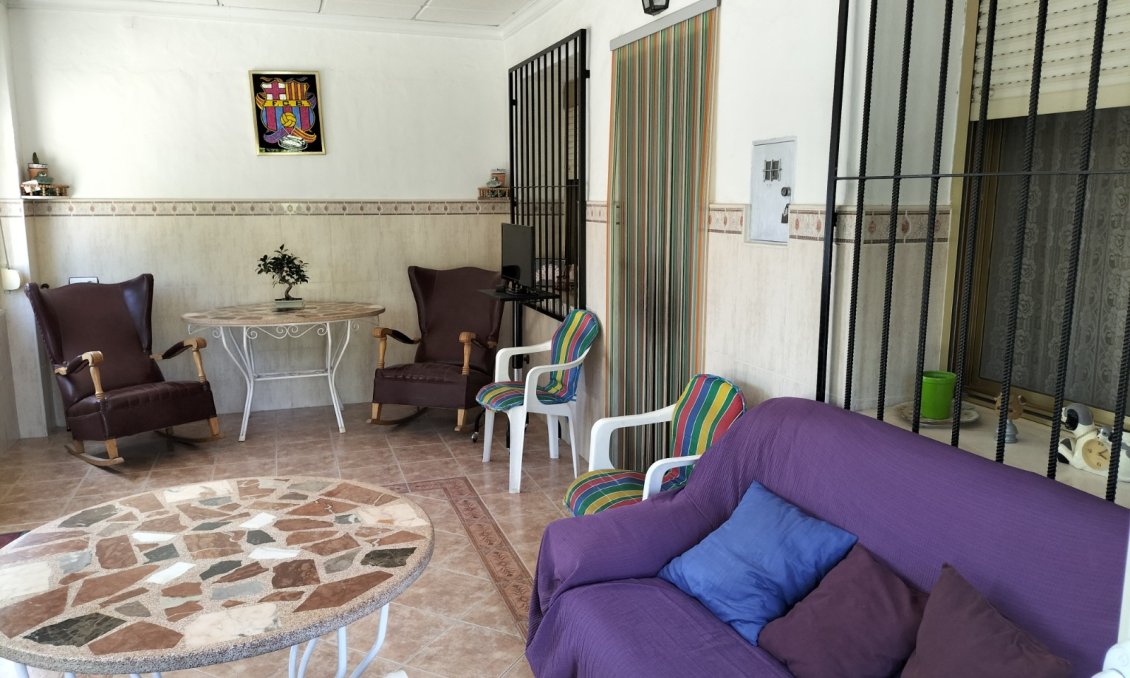 Segunda mano - Villa -
Elda - Inland