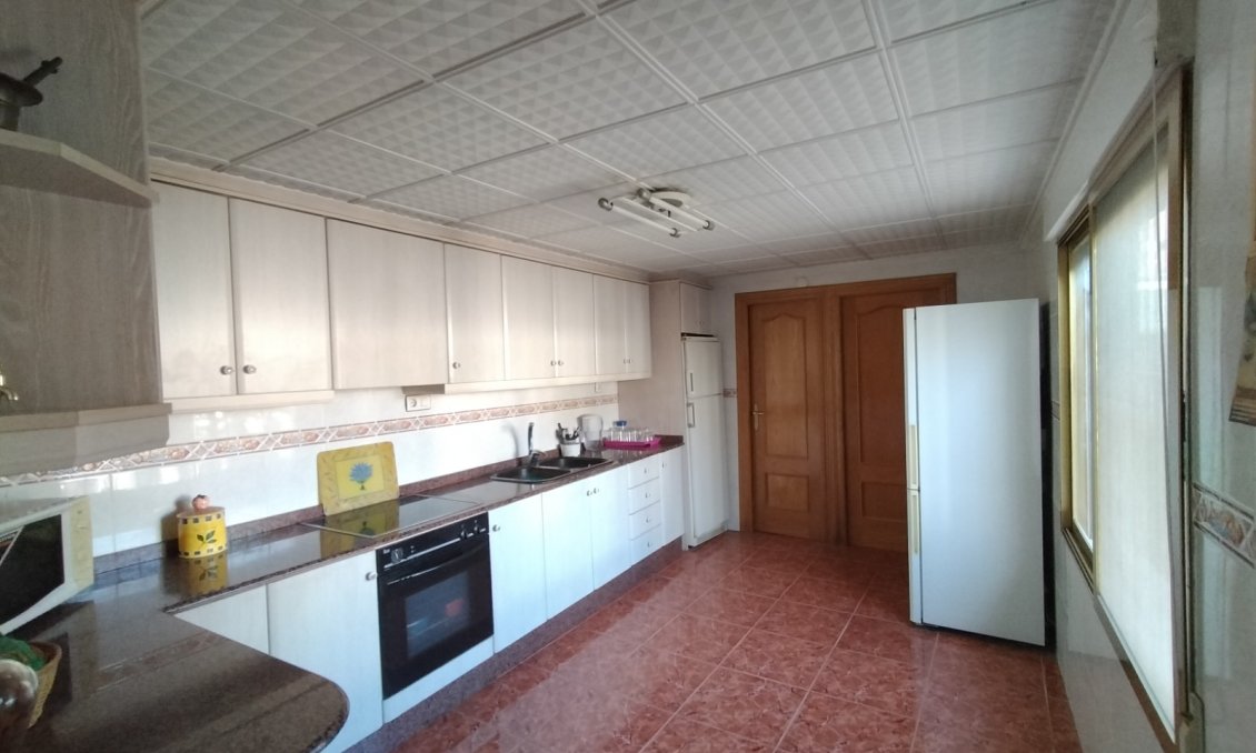 Segunda mano - Villa -
Elda - Inland