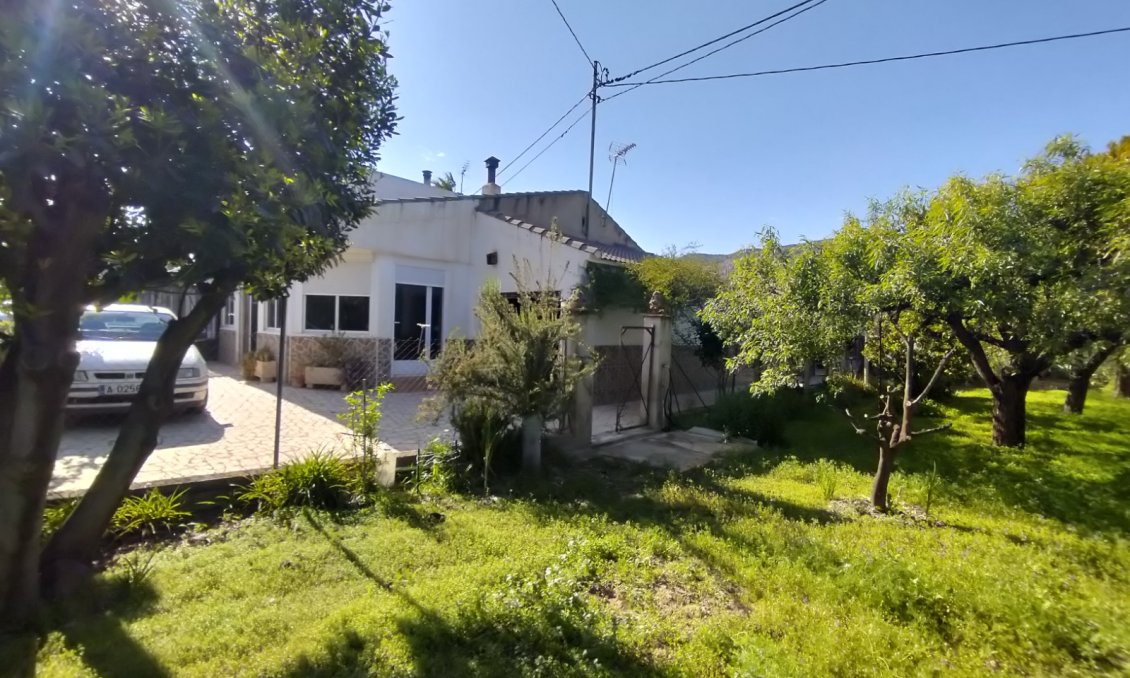 Segunda mano - Villa -
Elda - Inland
