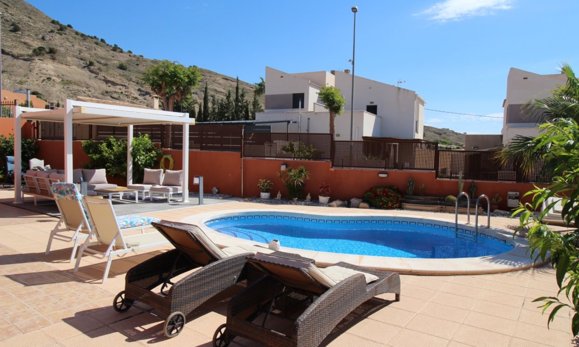 Segunda mano - Villa -
Fortuna - Inland