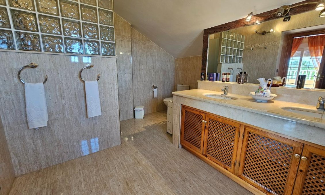 Használt Ingatlanok - Villa -
Playa Honda - Costa Calida