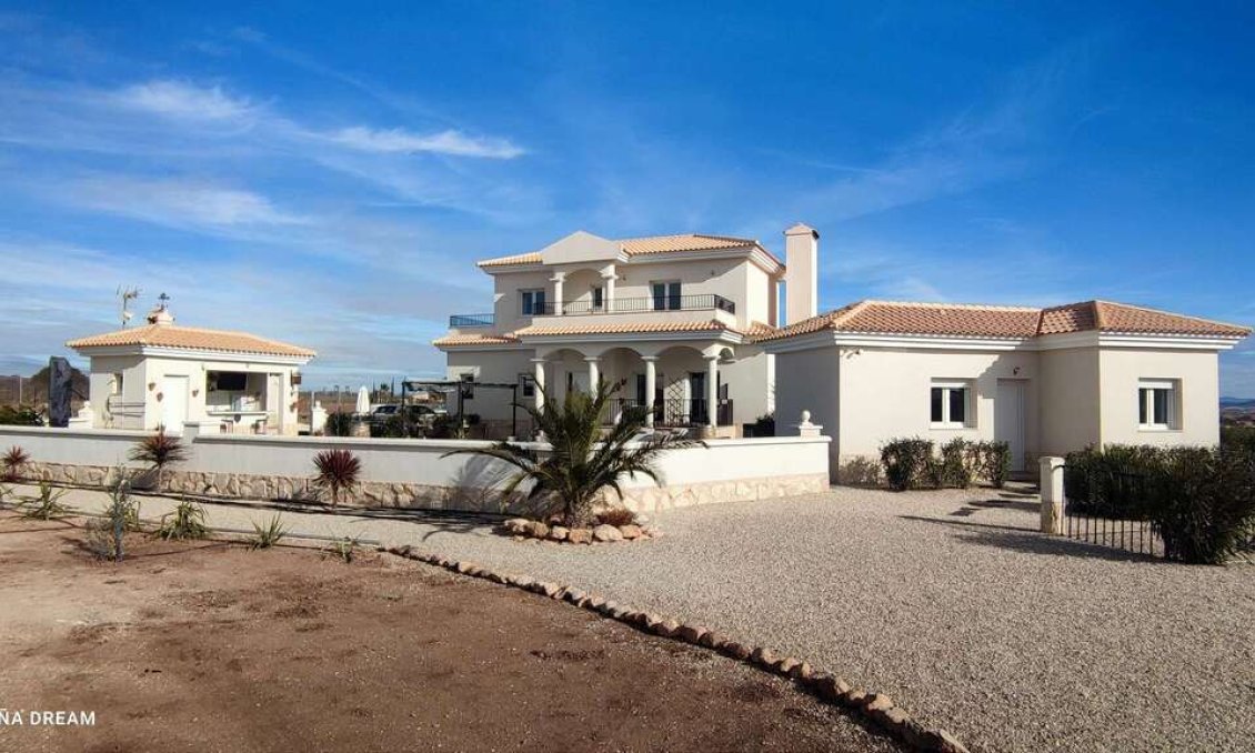 Wiederverkauf - Villa -
Pinoso - Inland