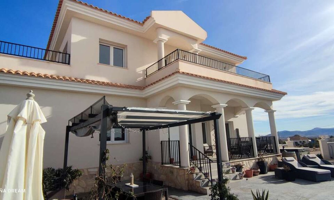 Wiederverkauf - Villa -
Pinoso - Inland