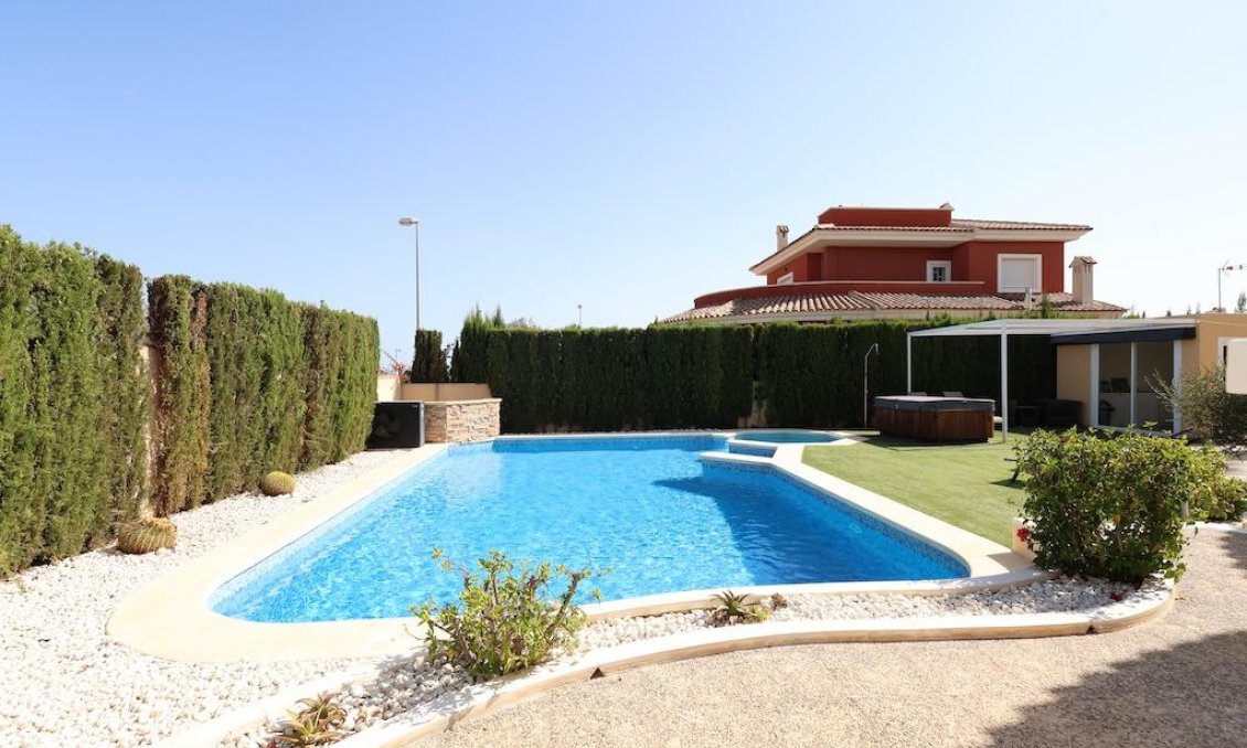 Segunda mano - Villa -
Ciudad Quesada - Costa Blanca