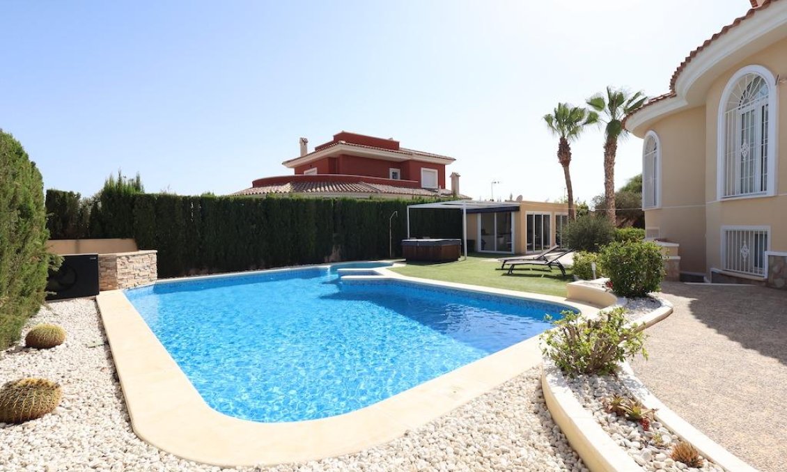 Segunda mano - Villa -
Ciudad Quesada - Costa Blanca
