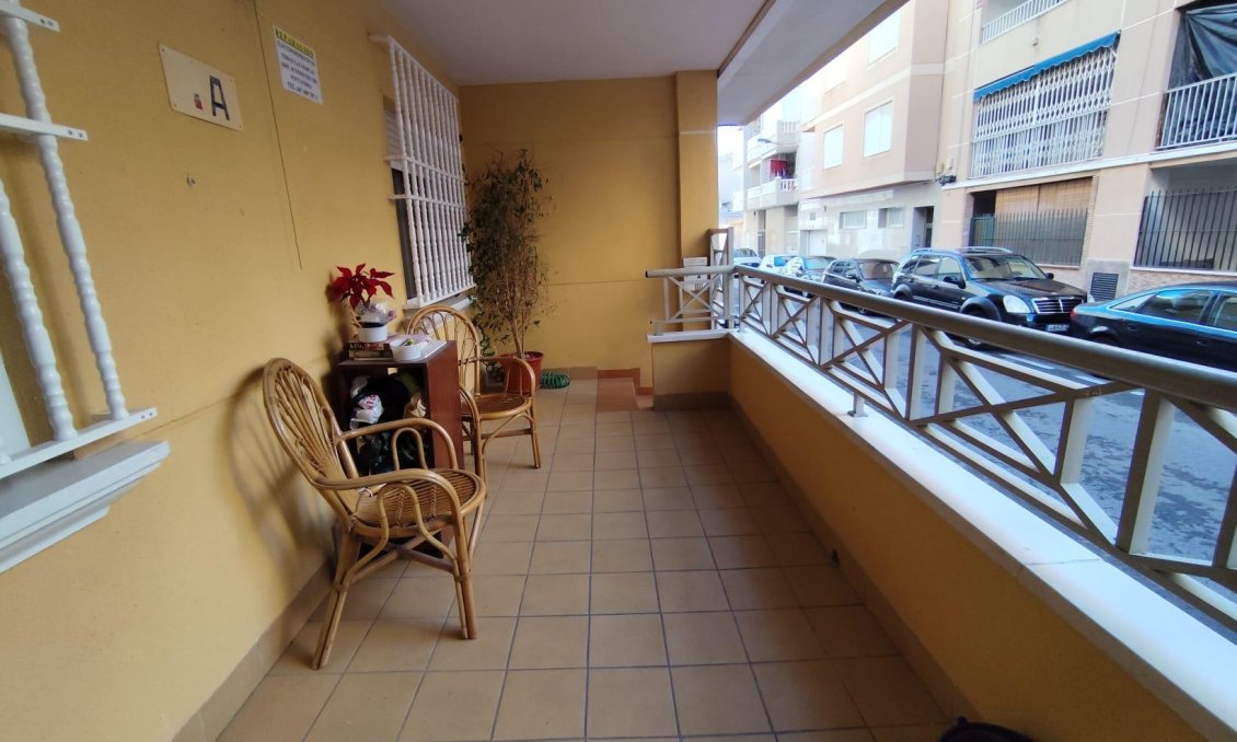 Segunda mano - Apartamento -
Torrevieja - Estacion De Autobuses