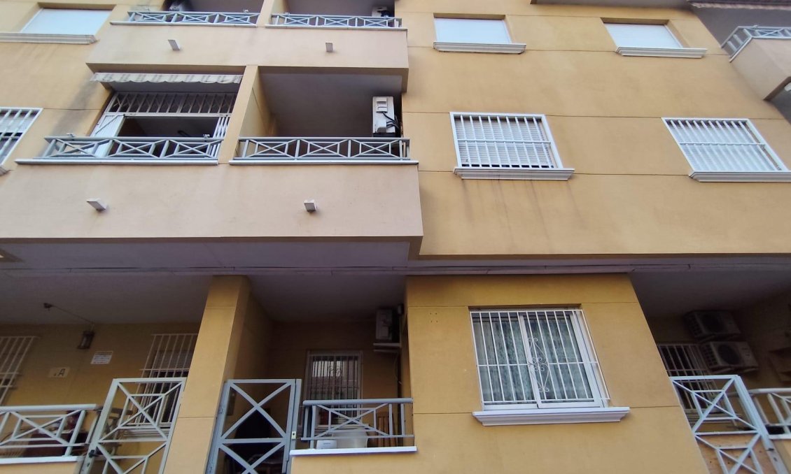 Segunda mano - Apartamento -
Torrevieja - Estacion De Autobuses