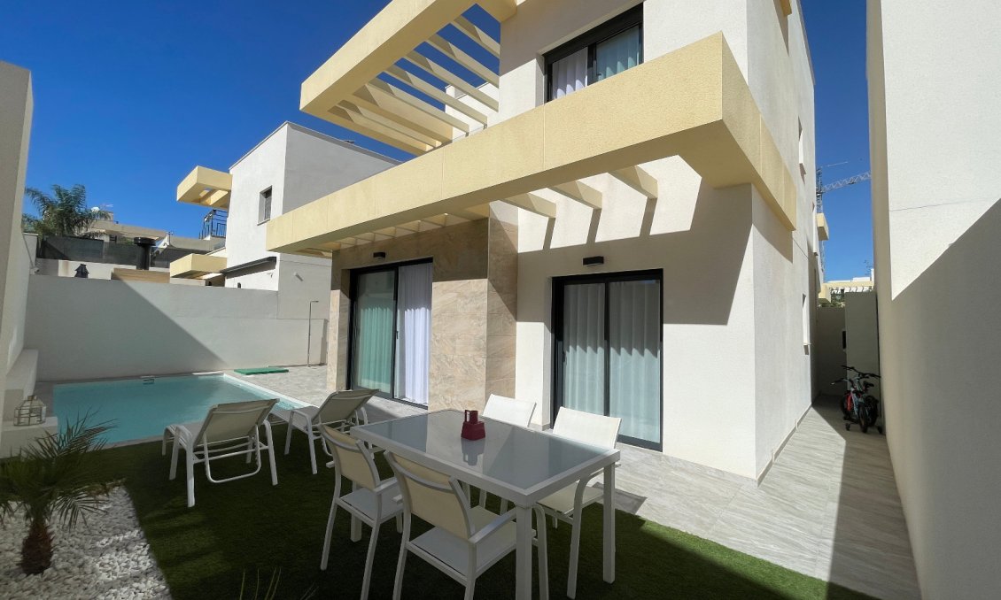 Segunda mano - Villa -
Los Montesinos - Costa Blanca