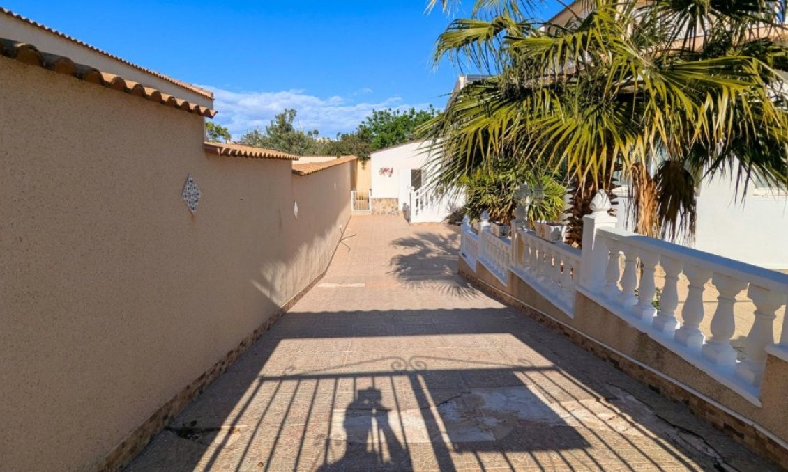 Segunda mano - Villa -
Ciudad Quesada - Costa Blanca