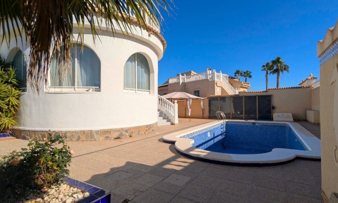 Segunda mano - Villa -
Ciudad Quesada - Costa Blanca