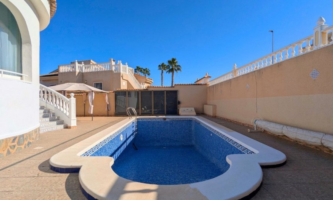 Segunda mano - Villa -
Ciudad Quesada - Costa Blanca