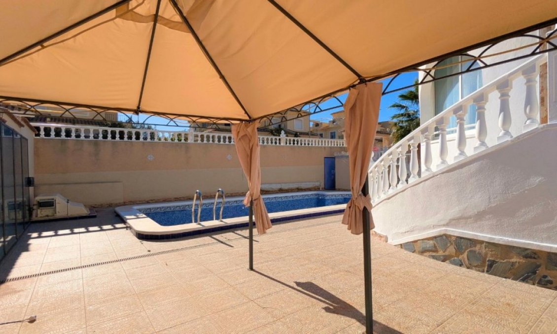 Segunda mano - Villa -
Ciudad Quesada - Costa Blanca