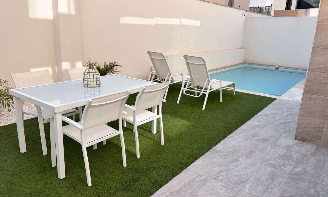 Segunda mano - Villa -
Los Montesinos - Costa Blanca