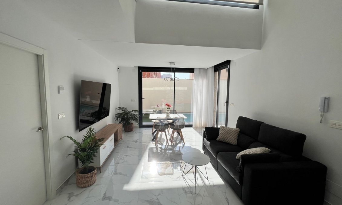 Segunda mano - Villa -
Los Montesinos - Costa Blanca