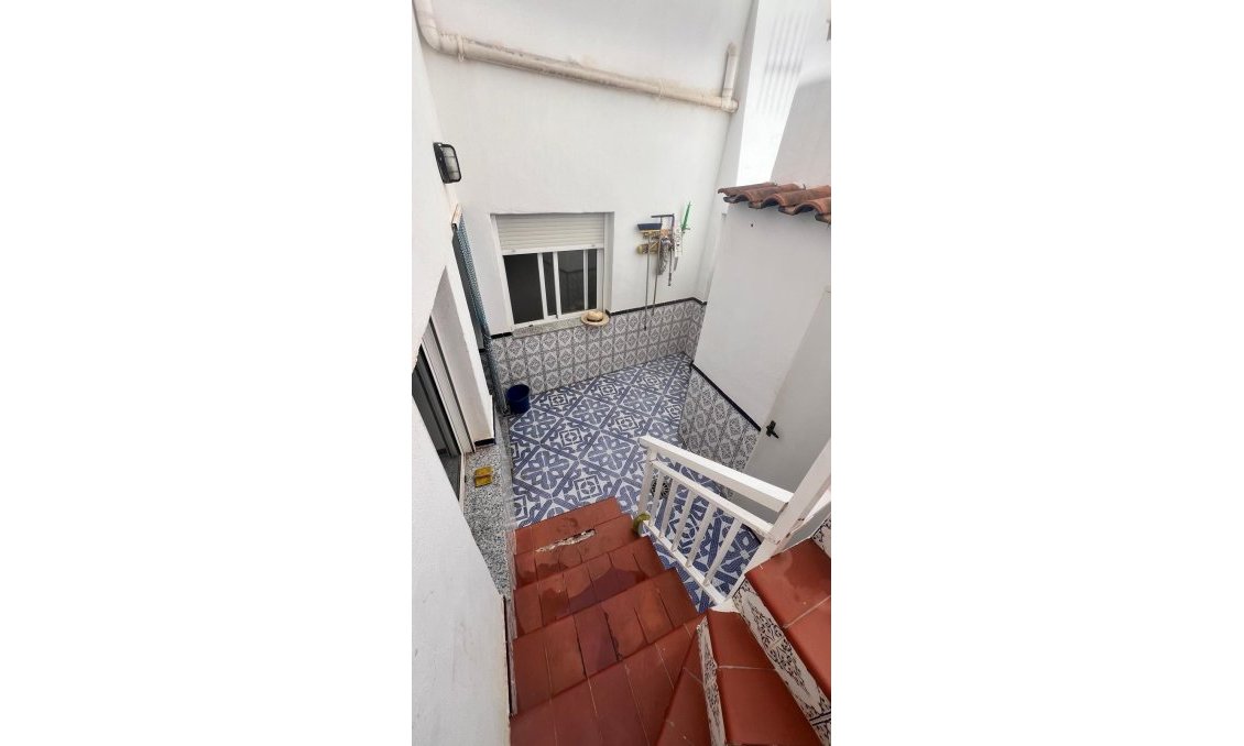 Wiederverkauf - Town House -
Torrevieja - Estacion De Autobuses