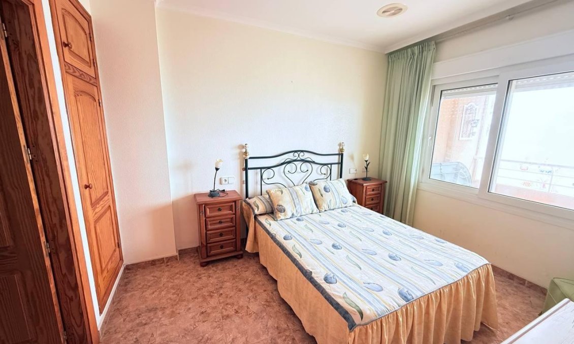 Segunda mano - Apartamento -
Torrevieja - La Mata