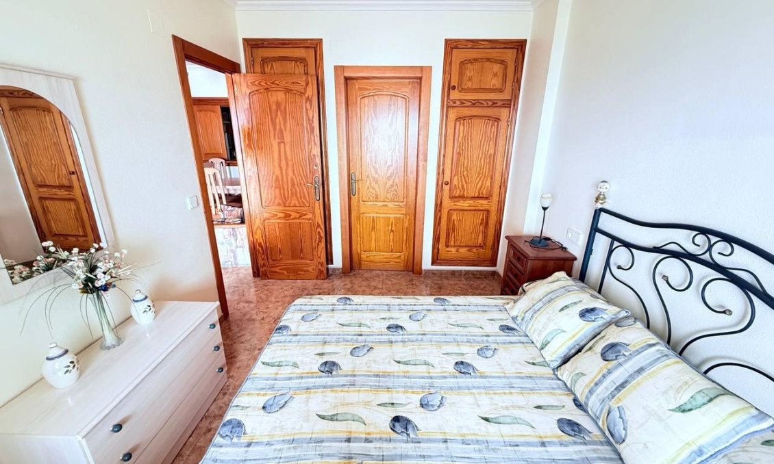 Segunda mano - Apartamento -
Torrevieja - La Mata