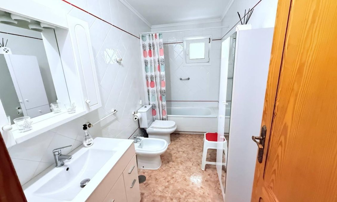 Segunda mano - Apartamento -
Torrevieja - La Mata