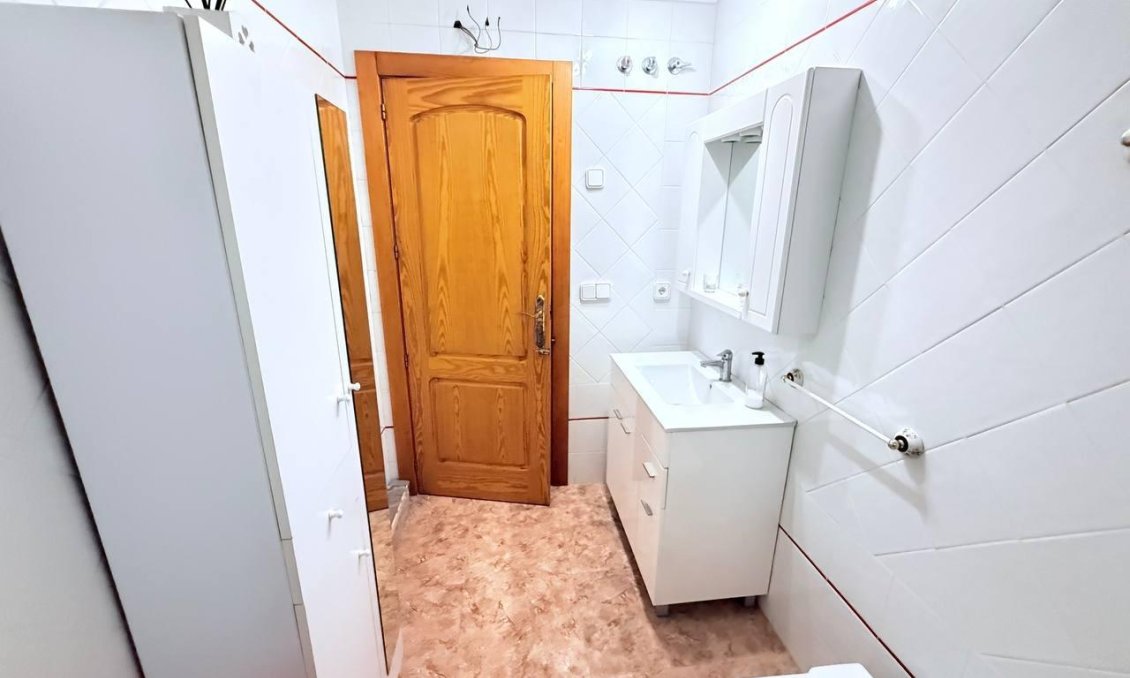 Segunda mano - Apartamento -
Torrevieja - La Mata