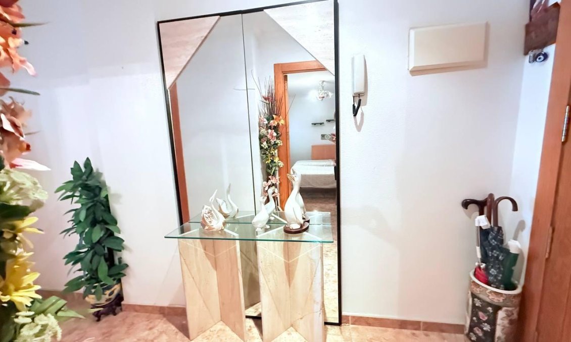 Segunda mano - Apartamento -
Torrevieja - La Mata