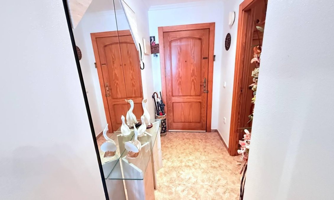 Segunda mano - Apartamento -
Torrevieja - La Mata