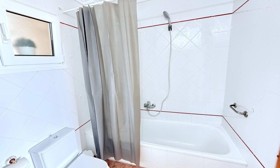 Segunda mano - Apartamento -
Torrevieja - La Mata