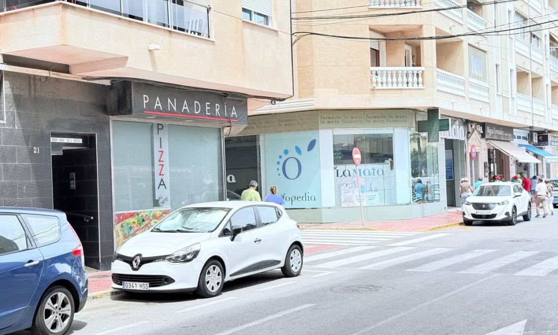 Segunda mano - Apartamento -
Torrevieja - La Mata
