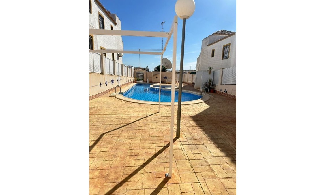 Wiederverkauf - Bungalow -
Orihuela - Inland