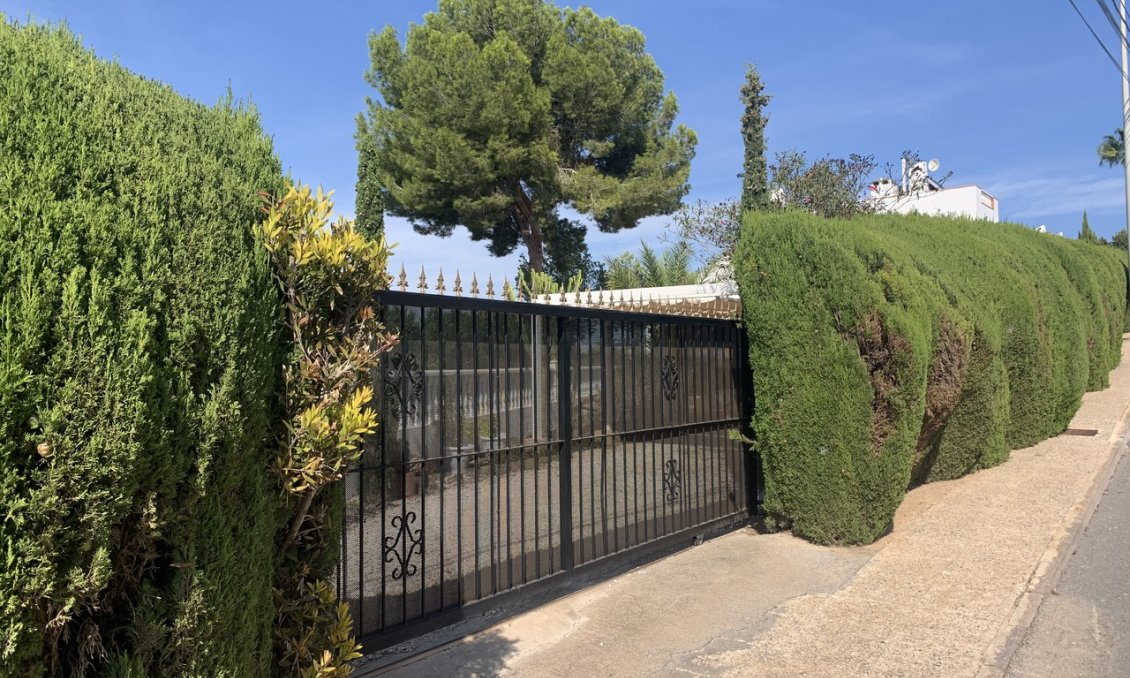 Segunda mano - Villa -
Villamartin - Costa Blanca