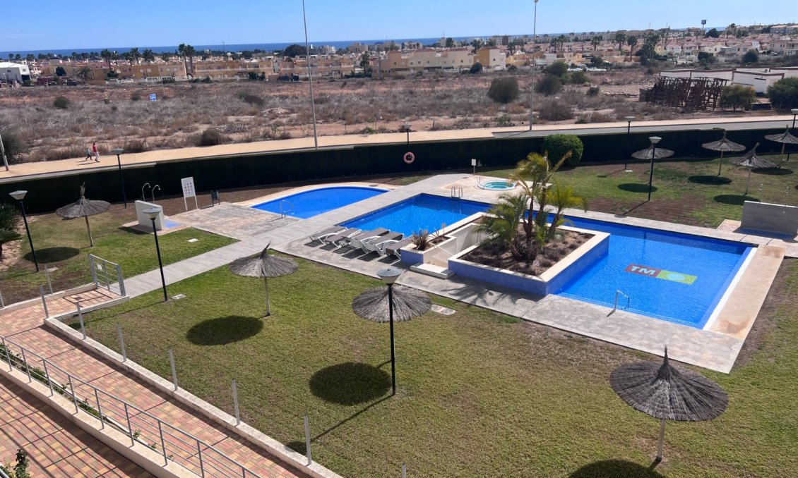 Segunda mano - Apartamento -
Lomas De Campoamor - Inland