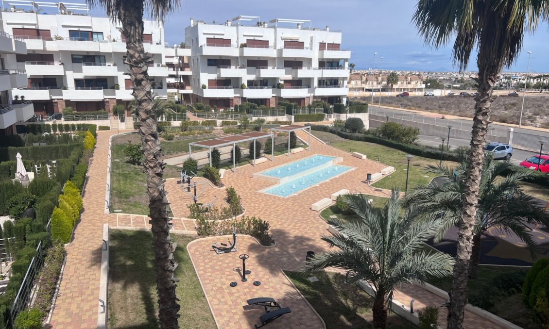 Segunda mano - Apartamento -
Lomas De Campoamor - Inland