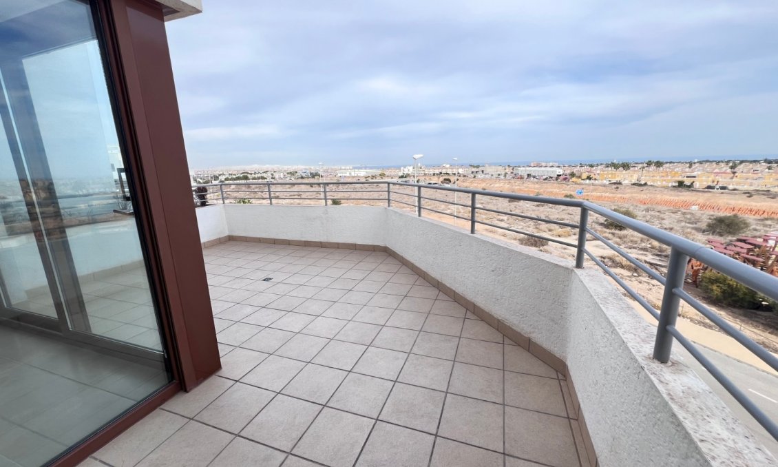 Segunda mano - Apartamento -
Lomas De Campoamor - Inland