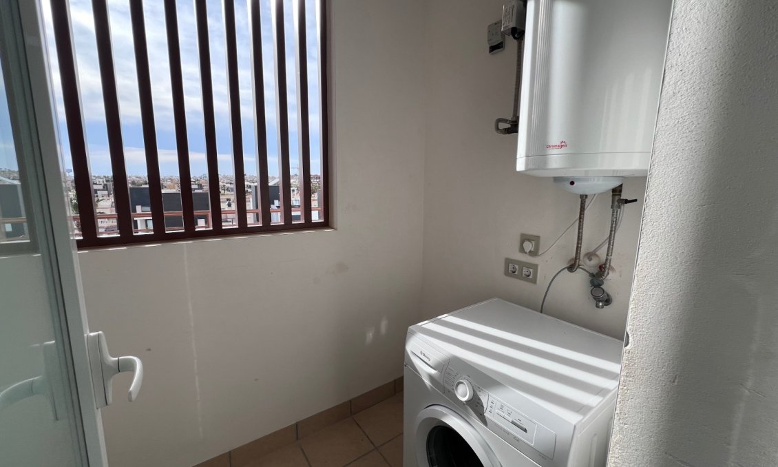 Segunda mano - Apartamento -
Lomas De Campoamor - Inland