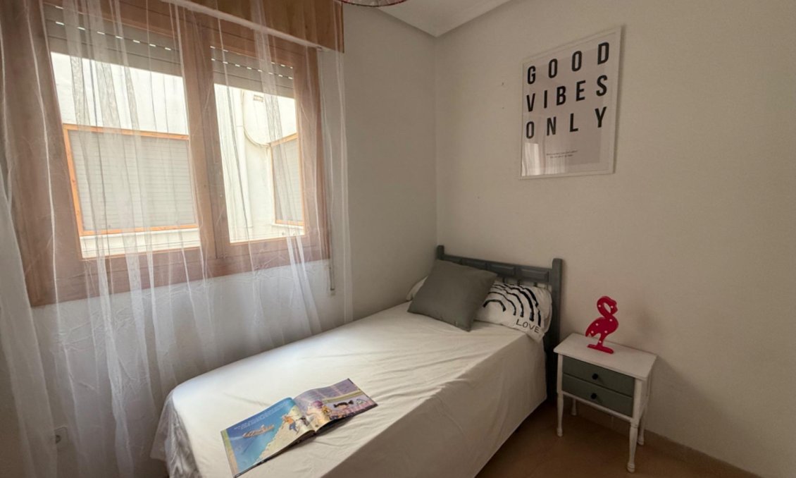 Segunda mano - Apartamento -
Torrevieja - El Acequión - Los Náufragos