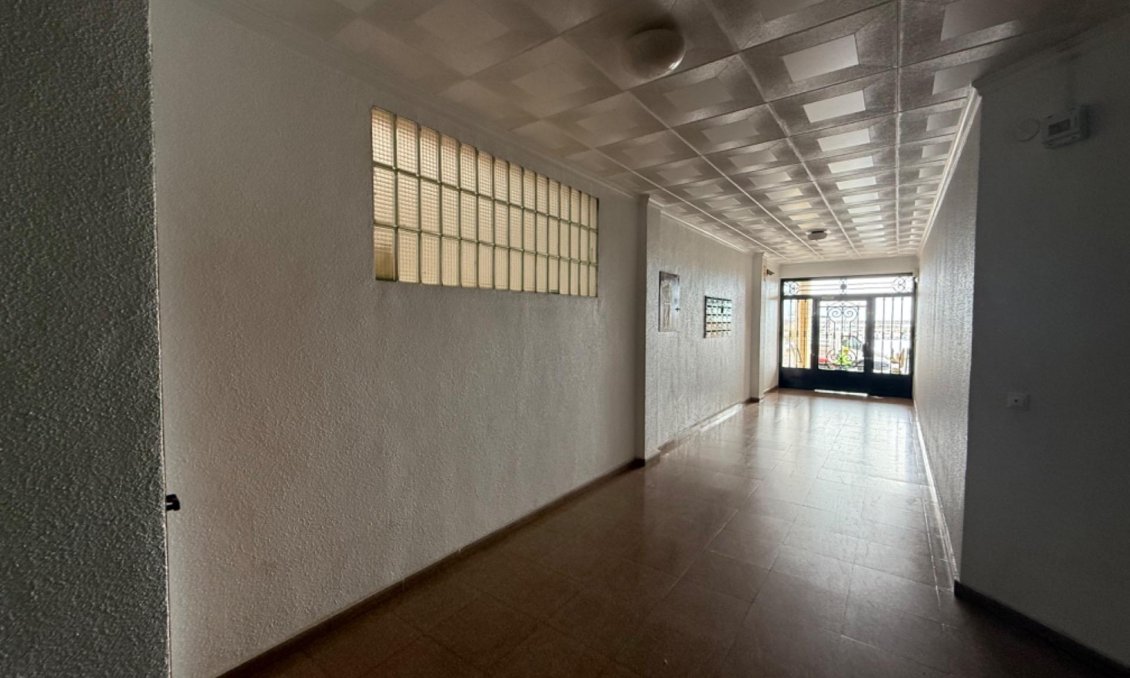 Segunda mano - Apartamento -
Torrevieja - El Acequión - Los Náufragos