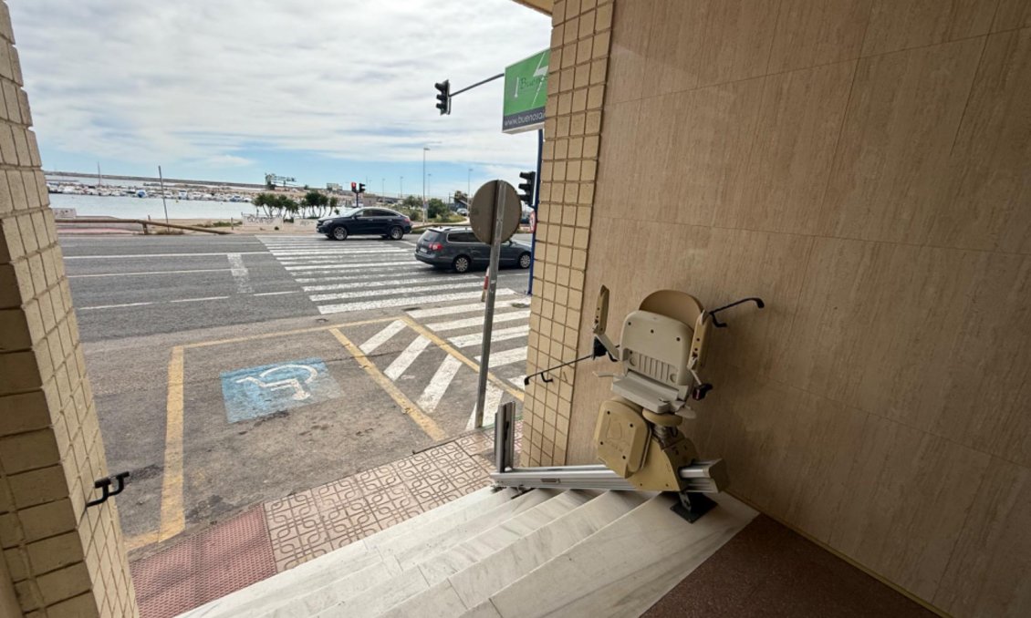 Segunda mano - Apartamento -
Torrevieja - El Acequión - Los Náufragos
