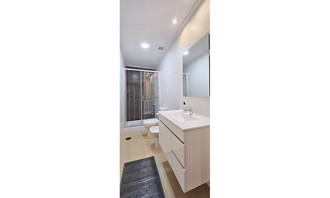 Revente - Appartement -
Torrevieja - Estacion De Autobuses