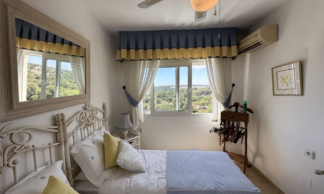 Segunda mano - Villa -
Villamartin - Costa Blanca