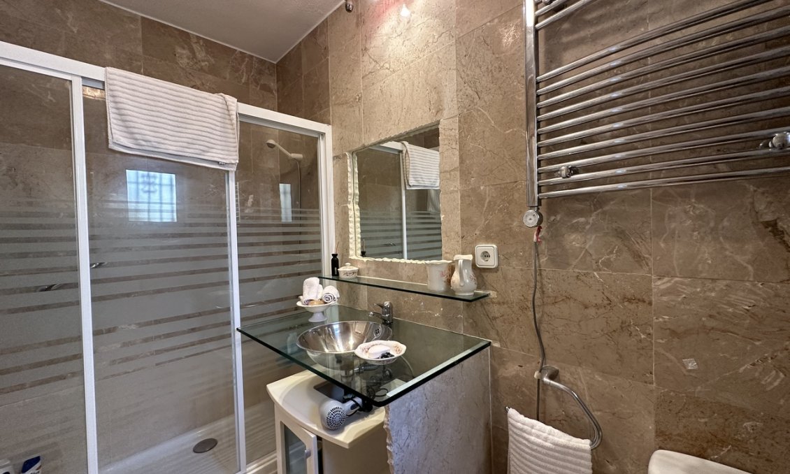 Segunda mano - Villa -
Villamartin - Costa Blanca