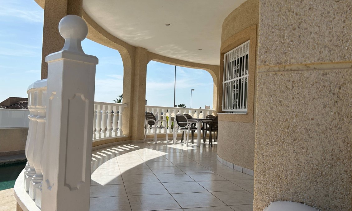 Segunda mano - Villa -
Ciudad Quesada - Benimar