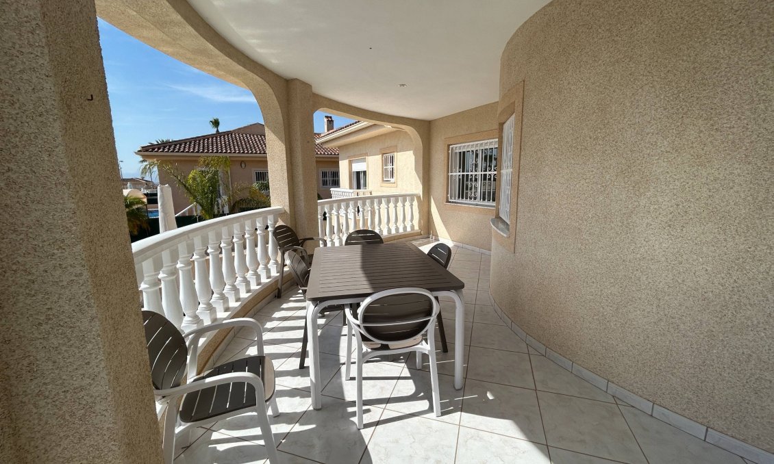 Segunda mano - Villa -
Ciudad Quesada - Benimar